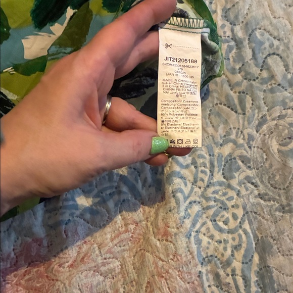 SHEIN Artistic Green and Black Short Sleeve Top - Picture 5 of 5